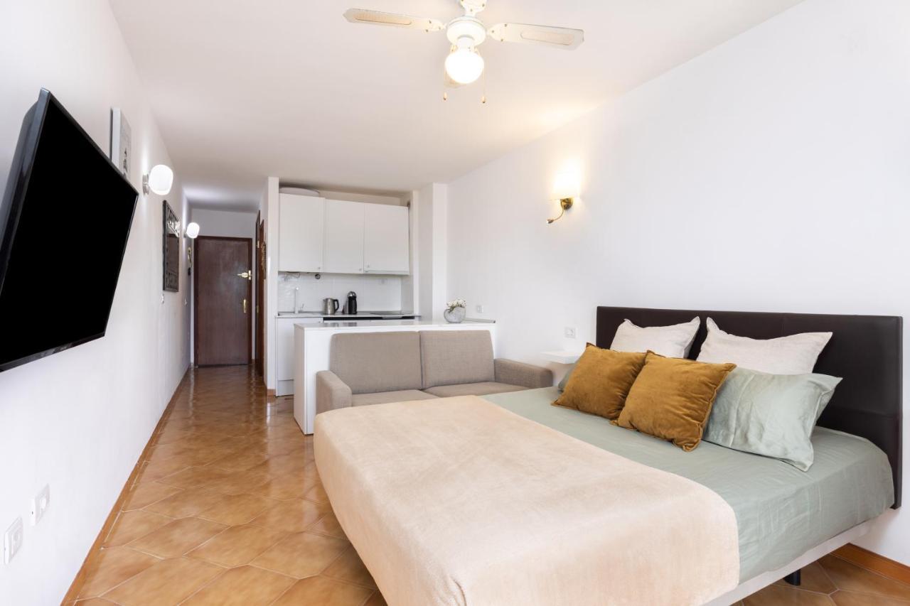 לוס כריסטיאנוס Classbnb - Seafront Studio With Beach View In The Center Of Los Cristianos מראה חיצוני תמונה